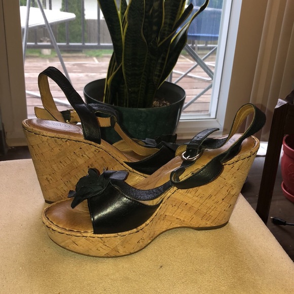 ⚡️BORN Platform T-Strap Wedge Sandal Open Toe Heel Black Flower Fun Shoe Size 10 - Picture 6 of 12